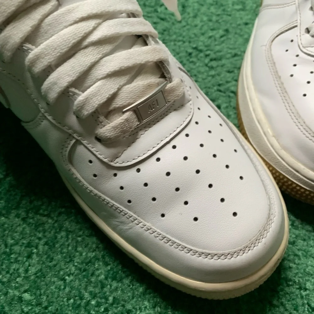White AF1s - Picture 6 of 9